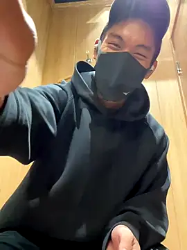 Snapshot of masucle216 chatting on 10.28.25 masucle216 online show from 10.28.25