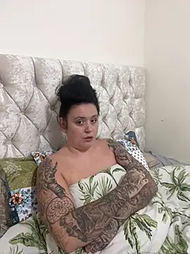 Snapshot of Charsworld chatting on 01.19.26 Charsworld online show from 01.19.26