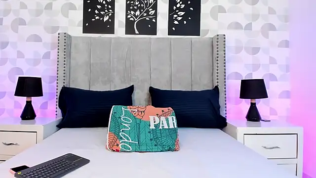 natasha moreno online show from 03.04.26