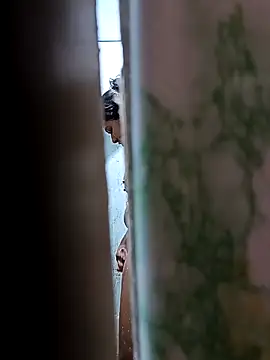 Snapshot of WholeAltimeter25 chatting on 11.05.25 WholeAltimeter25 online show from 11.05.25