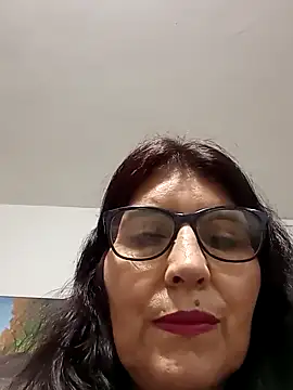 Snapshot of swity_foster chatting on 12.19.25 swity foster online show from 12.19.25