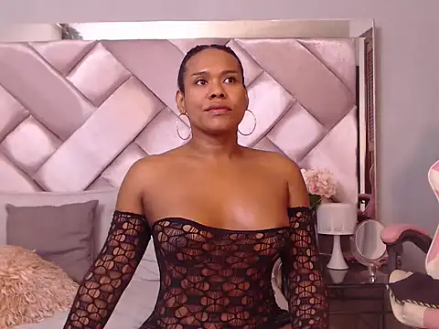 Snapshot of Ashleyroberst chatting on 10.22.25 Ashleyroberst online show from 10.22.25