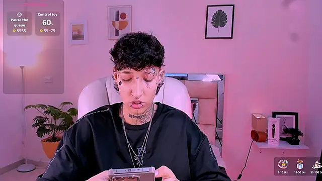 Luci Rose online show from 11.11.25