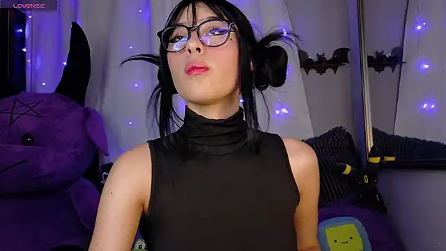 Snapshot of Shar_Succubus chatting on 09.23.25 Shar Succubus online show from 09.23.25