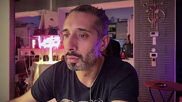 Secret Lovers1 online show from 01.18.26