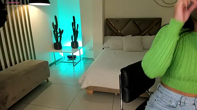 AyshelBrown online show from 11.26.25