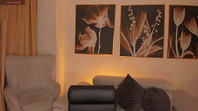 AyshelBrown online show from 12.20.25