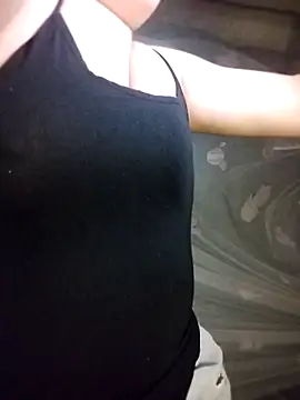 Snapshot of Kuncute chatting on 09.08.25 Kuncute online show from 09.08.25