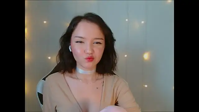 Snapshot of DemiWildcat chatting on 09.19.25 DemiWildcat online show from 09.19.25