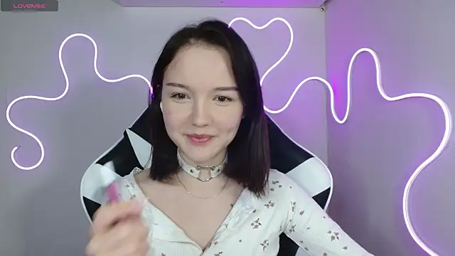 Snapshot of DemiWildcat chatting on 11.05.25 DemiWildcat online show from 11.05.25