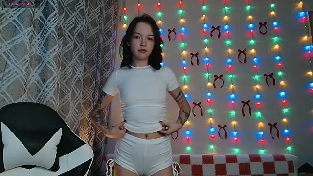 Snapshot of DemiWildcat chatting on 12.18.25 DemiWildcat online show from 12.18.25