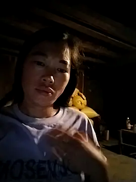 MayLyy online show from 09.25.25