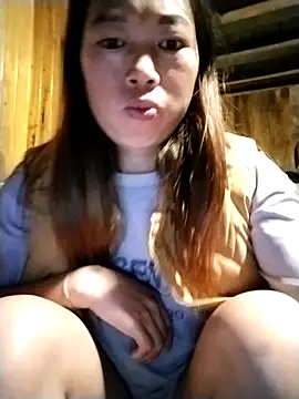 MayLyy online show from 09.26.25