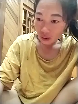 MayLyy online show from 10.03.25