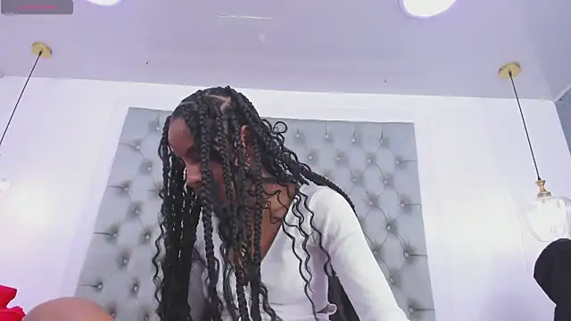 Snapshot of aaliyah_beller chatting on 10.10.25 aaliyah beller online show from 10.10.25