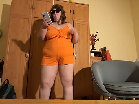 Snapshot of CherryLace04 chatting on 09.23.25 CherryLace04 online show from 09.23.25