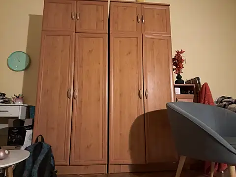 Snapshot of CherryLace04 chatting on 10.27.25 CherryLace04 online show from 10.27.25