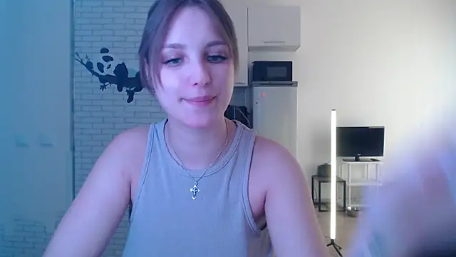 Leonaalove online show from 04.01.26