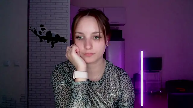 Leonaalove online show from 04.02.26