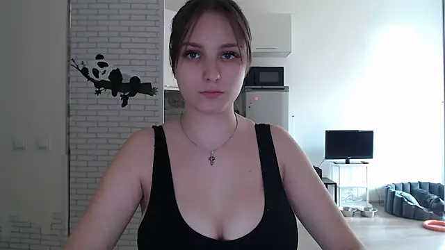 Leonaalove online show from 04.04.26