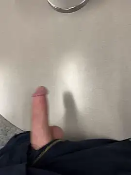 Snapshot of 66Retro99 chatting on 11.08.25 66Retro99 online show from 11.08.25