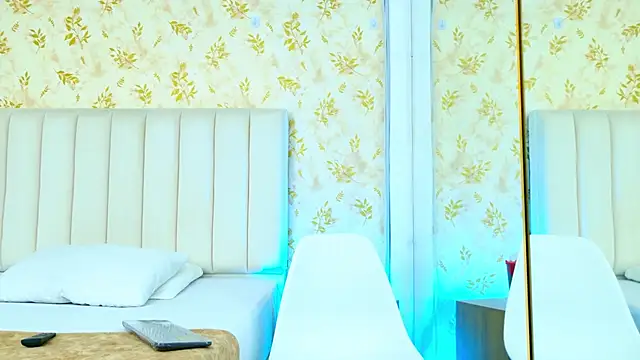 Snapshot of Samanta_Isel chatting on 01.19.26 Samanta Isel online show from 01.19.26