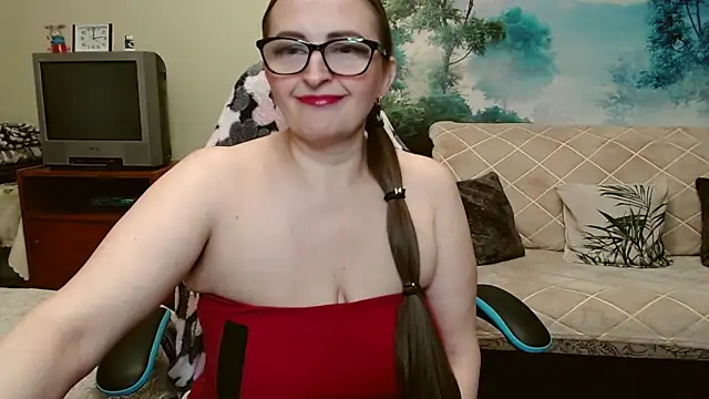 Snapshot of MermaidCurves chatting on 10.23.25 MermaidCurves online show from 10.23.25