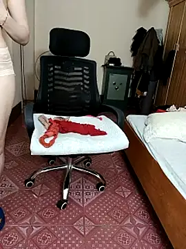 Moona heny online show from 10.31.25