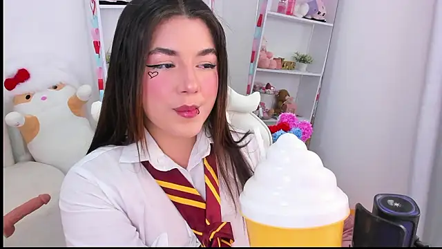 Snapshot of dolce_antonellaa chatting on 02.18.26 dolce antonellaa online show from 02.18.26