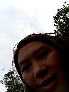 quynhkoolbae online show from 10.28.25