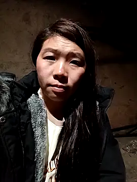 quynhkoolbae online show from 12.14.25