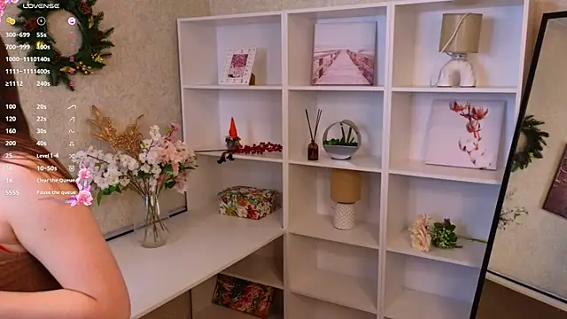 TraciMyntti online show from 12.18.25