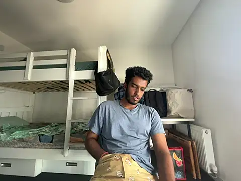 nivedthomas01 online show from 04.27.26