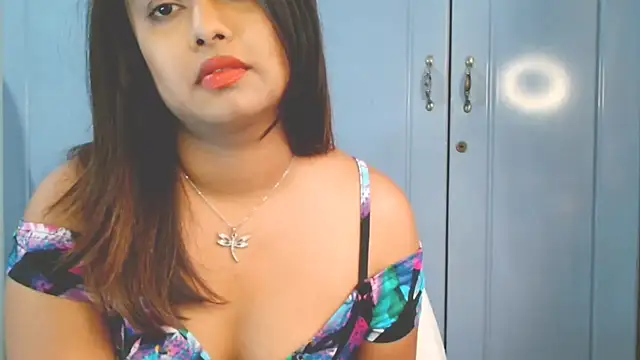 Indian GlowingMiax online show from 09.21.25