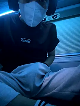 Snapshot of linh21107 chatting on 11.10.25 linh21107 online show from 11.10.25