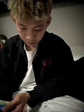 Snapshot of linh21107 chatting on 11.27.25 linh21107 online show from 11.27.25