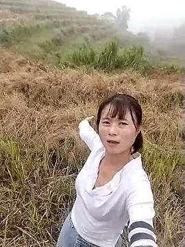 linda bae00 online show from 10.24.25