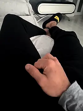 Snapshot of xxxfeo chatting on 12.14.25 xxxfeo online show from 12.14.25