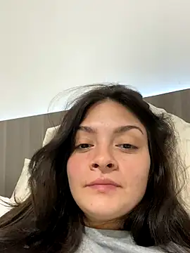 Snapshot of Danielaeliana chatting on 09.28.25 Danielaeliana online show from 09.28.25