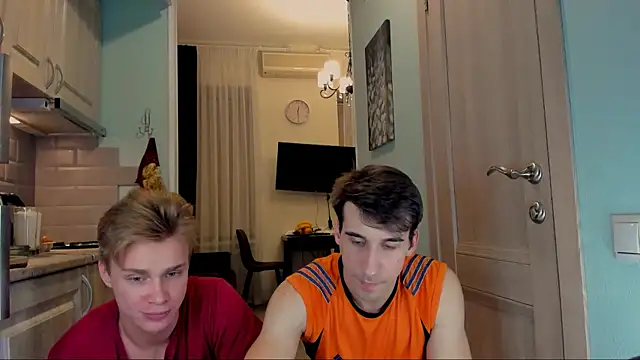 Snapshot of LawrenceMiles chatting on 10.30.25 LawrenceMiles online show from 10.30.25