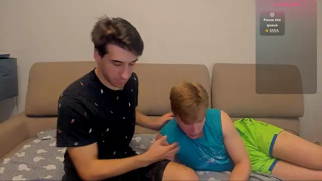 Snapshot of LawrenceMiles chatting on 11.12.25 LawrenceMiles online show from 11.12.25