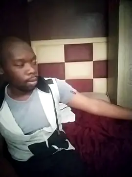 Snapshot of TinnyVsGiant chatting on 09.14.25 TinnyVsGiant online show from 09.14.25