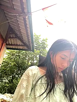 EmLy02 online show from 10.29.25