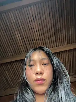 EmLy02 online show from 04.02.26