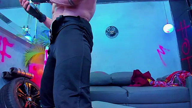 Snapshot of dennis_cox1 chatting on 09.14.25 dennis cox1 online show from 09.14.25