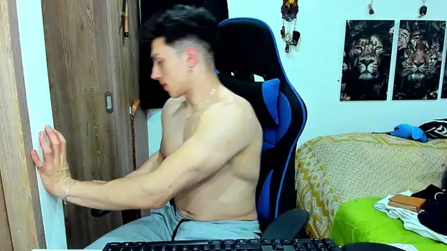 javiersexymann online show from 12.13.24