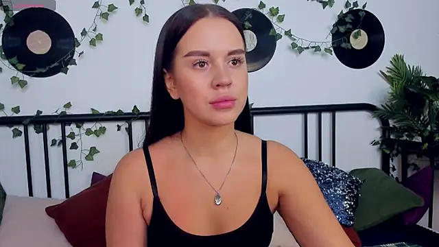 AmeliaRoyale online show from 09.15.25