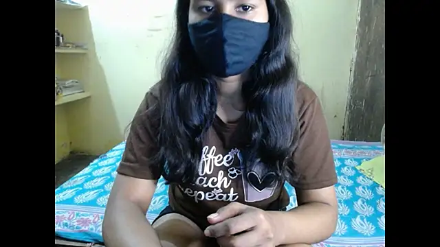 Snapshot of Vanya_7 chatting on 10.27.25 Vanya 7 online show from 10.27.25