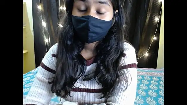 Snapshot of Vanya_7 chatting on 11.04.25 Vanya 7 online show from 11.04.25