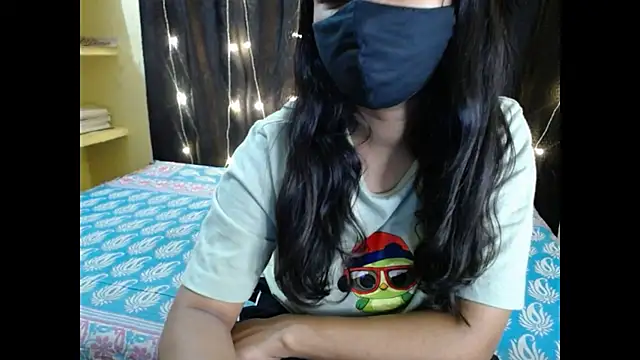 Snapshot of Vanya_7 chatting on 11.08.25 Vanya 7 online show from 11.08.25